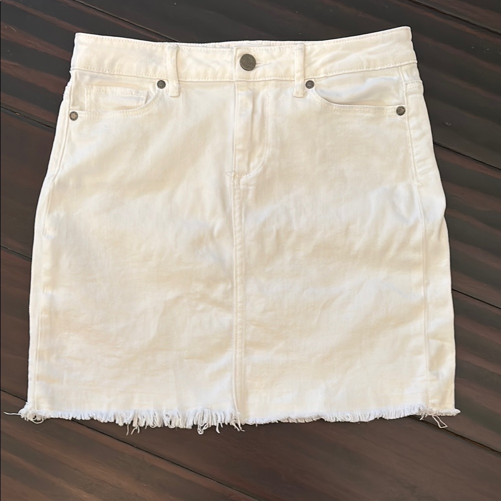 PAIGE White Denim Mini Skirt with Raw Hem Size 26